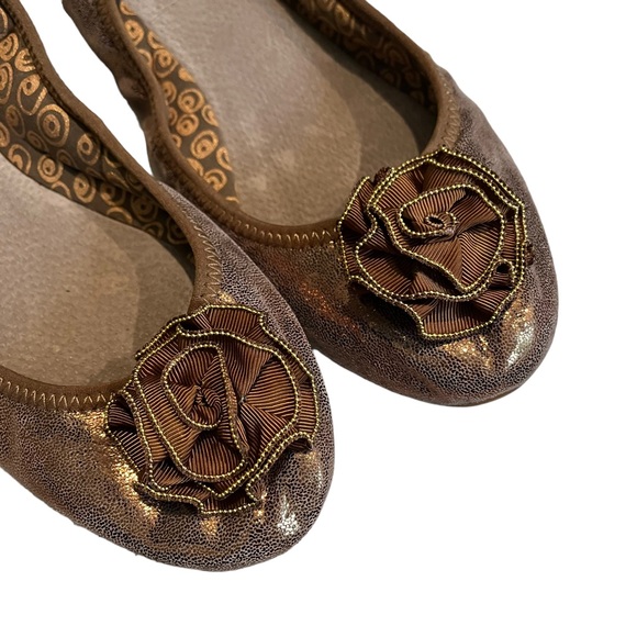 Lindsay Phillips Liz Ballet Flats Brown Metallic Flower Leather - Picture 5 of 10